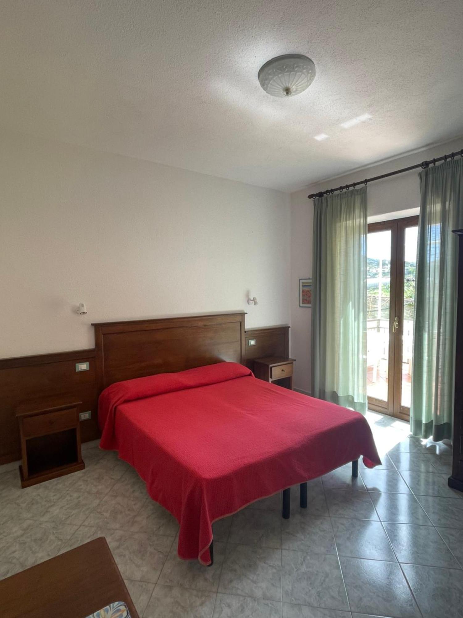 Residence Andrea A Mare Forio  Bagian luar foto