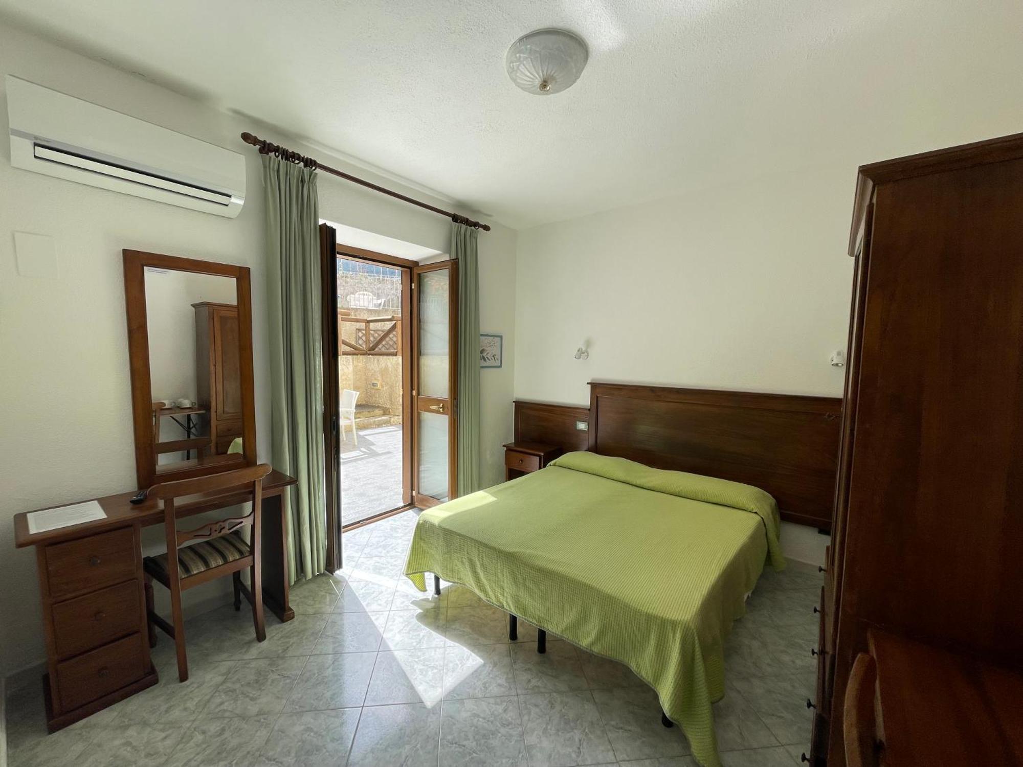 Residence Andrea A Mare Forio  Bagian luar foto