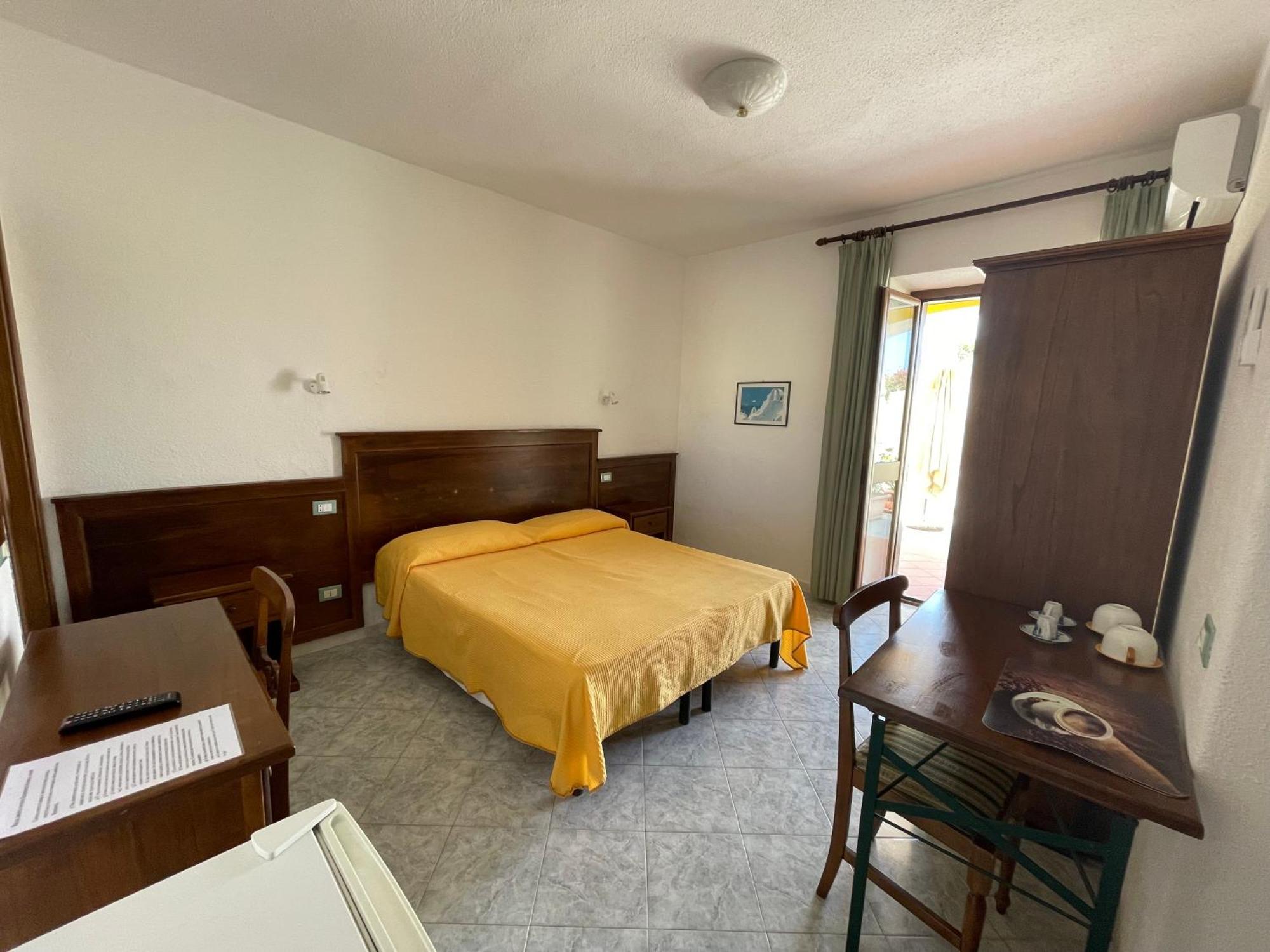 Residence Andrea A Mare Forio  Bagian luar foto